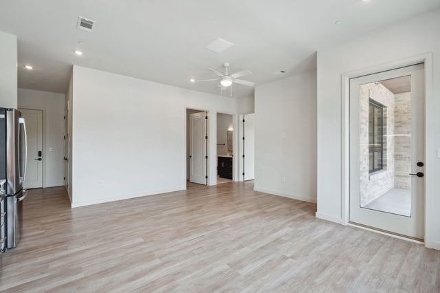 1014 16th Ave S Unit 107, Nashville, TN 37212