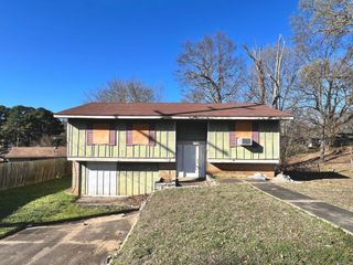 2006 W Nettleton Avenue, Jonesboro, AR 72401