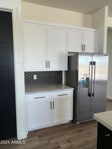 4237 E 4TH Avenue, Apache Junction, AZ 85119