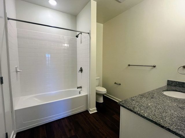 1 Paddock Lane 4101, Boxborough, MA 01719