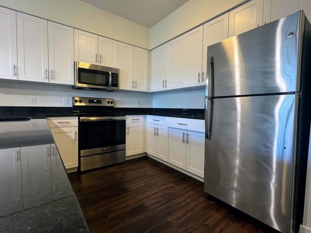 1 Paddock Lane 4101, Boxborough, MA 01719