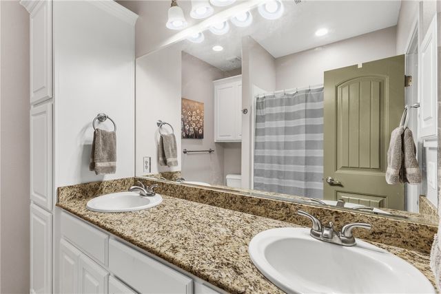 3811 Blackhawk Lane, College Station, TX 77845