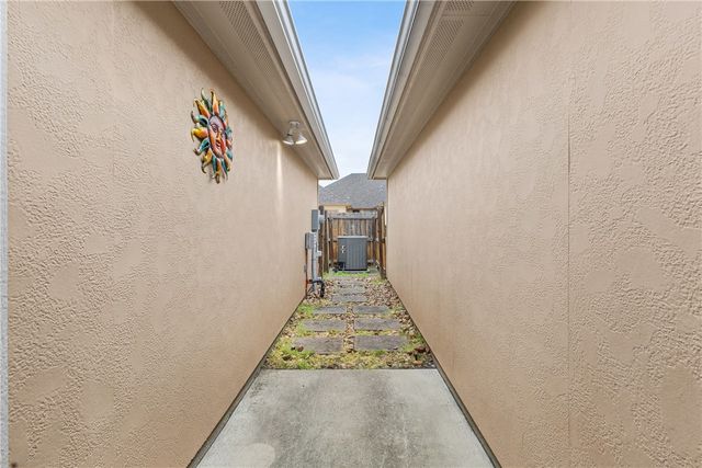 3811 Blackhawk Lane, College Station, TX 77845