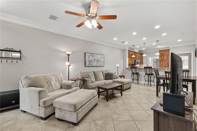 3811 Blackhawk Lane, College Station, TX 77845