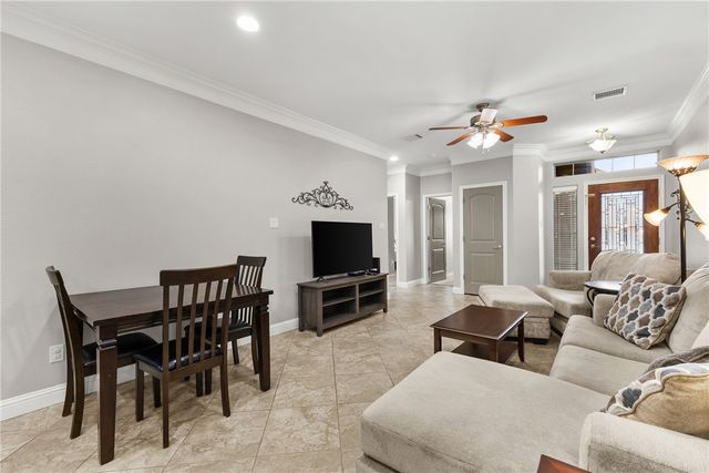 3811 Blackhawk Lane, College Station, TX 77845