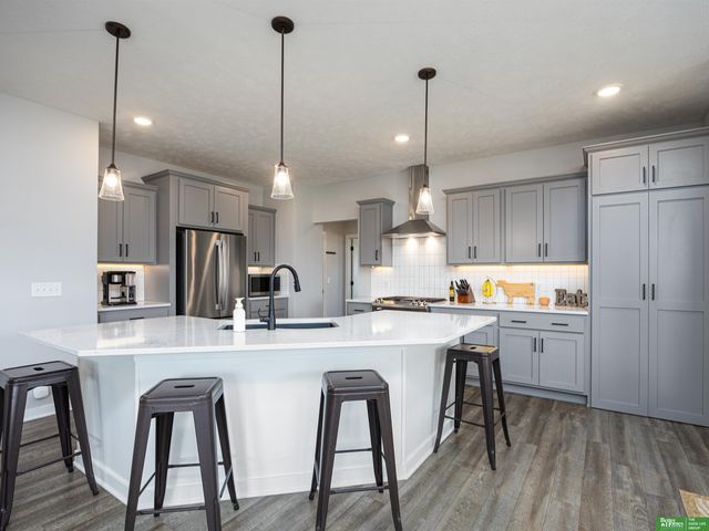 6531 S 208th Avenue, Omaha, NE 68022