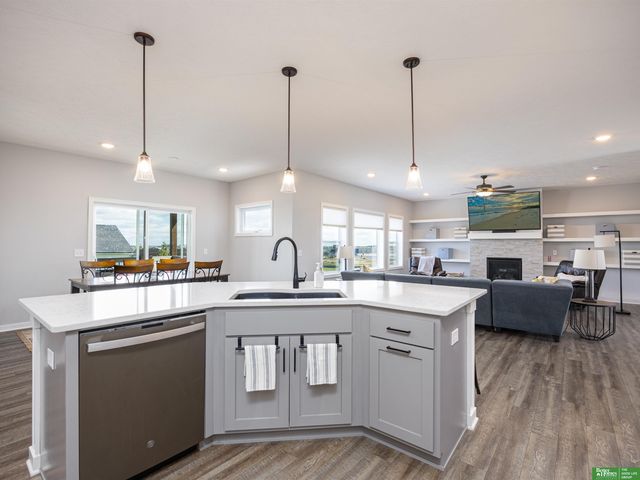 6531 S 208th Avenue, Omaha, NE 68022