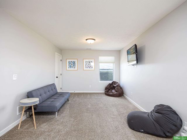 6531 S 208th Avenue, Omaha, NE 68022