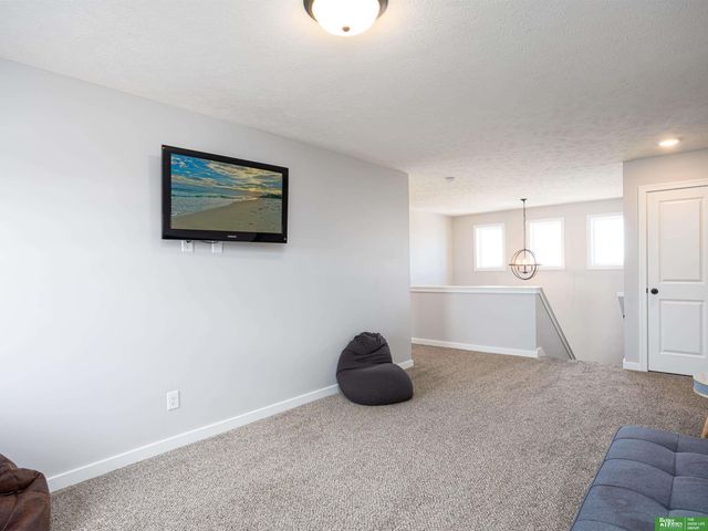 6531 S 208th Avenue, Omaha, NE 68022