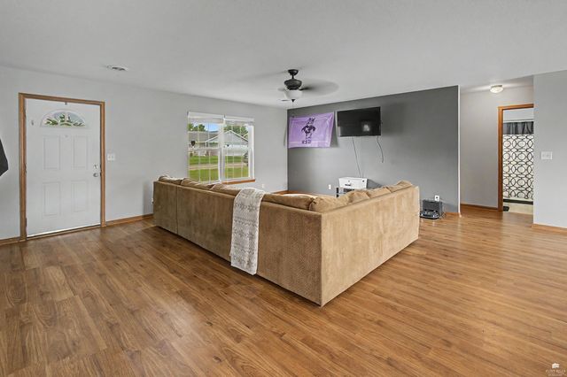 316 Brookridge Dr., Manhattan, KS 66502