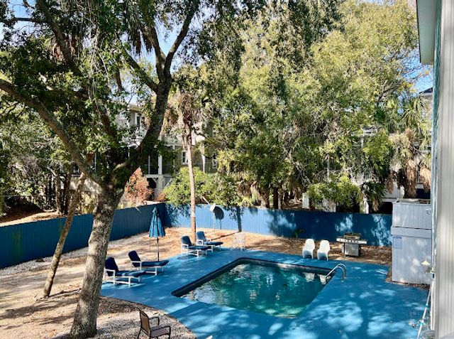 15 42nd Avenue, Isle Of Palms, SC 29451