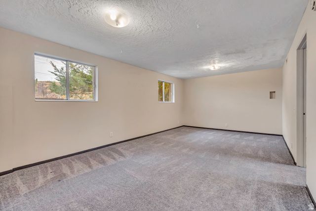 1650 E SOUTH WEBER DR, South Weber, UT 84405