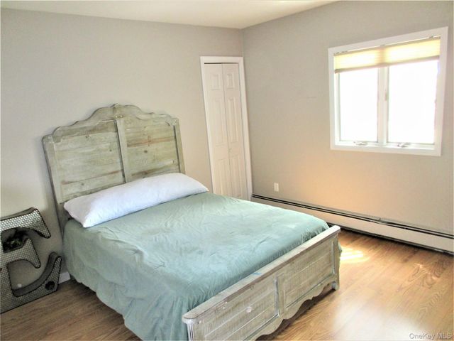 36 N Morris Avenue, Farmingville, NY 11738