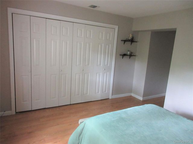 36 N Morris Avenue, Farmingville, NY 11738