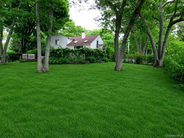 36 N Morris Avenue, Farmingville, NY 11738