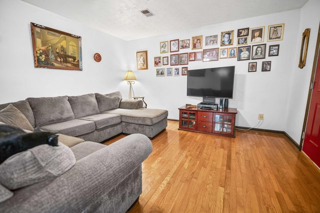 170 E Langdon Road, Science Hill, KY 42553