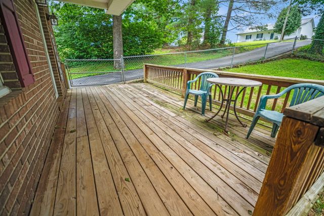 170 E Langdon Road, Science Hill, KY 42553