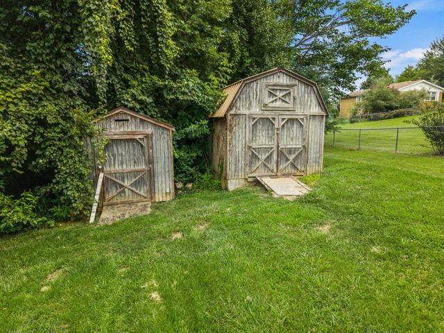 170 E Langdon Road, Science Hill, KY 42553