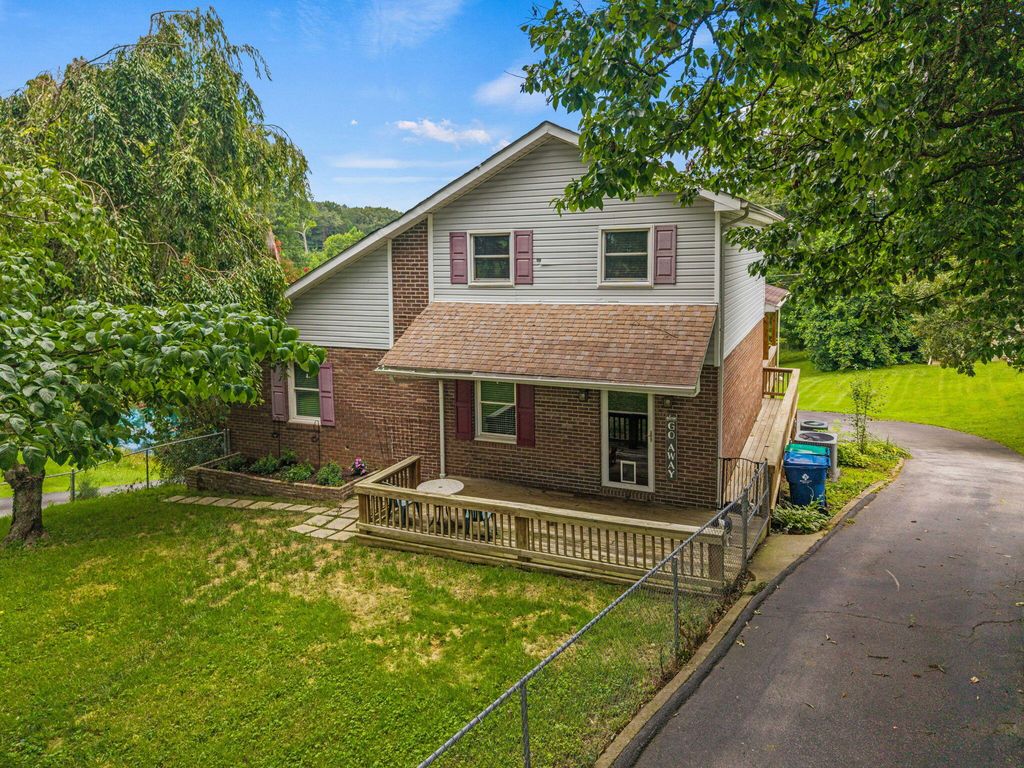 170 E Langdon Road, Science Hill, KY 42553