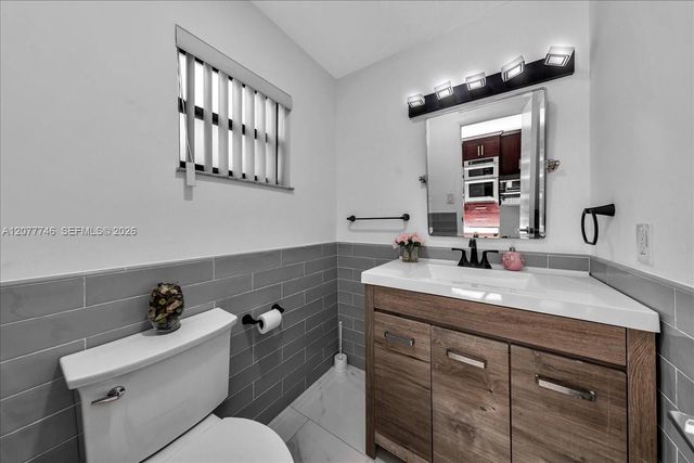 4543 NW 90th Avenue, Sunrise, FL 33351