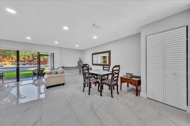 4543 NW 90th Avenue, Sunrise, FL 33351