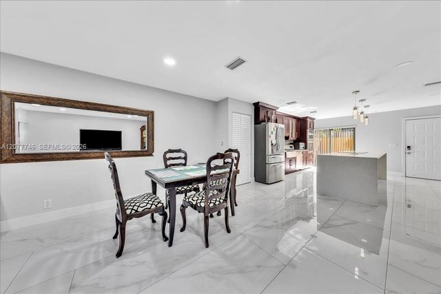 4543 NW 90th Avenue, Sunrise, FL 33351