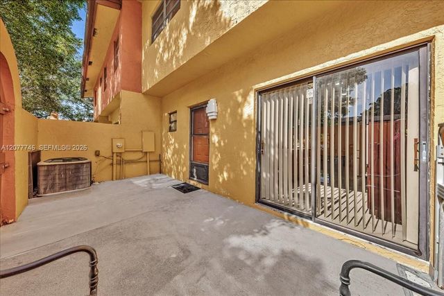 4543 NW 90th Avenue, Sunrise, FL 33351