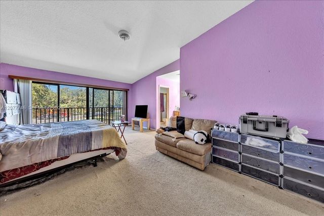 4543 NW 90th Avenue, Sunrise, FL 33351