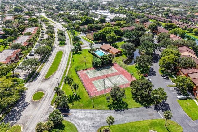 4543 NW 90th Avenue, Sunrise, FL 33351