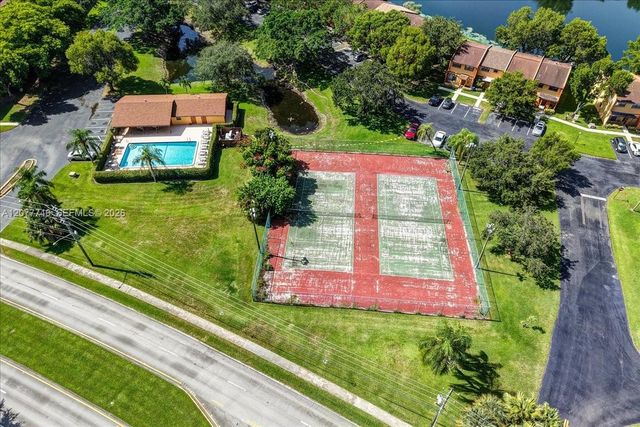 4543 NW 90th Avenue, Sunrise, FL 33351