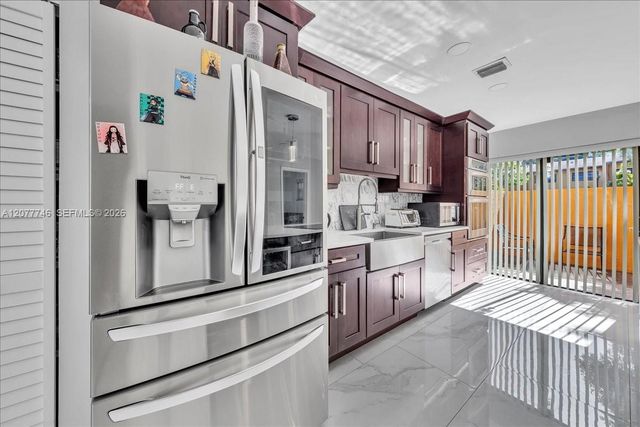 4543 NW 90th Avenue, Sunrise, FL 33351
