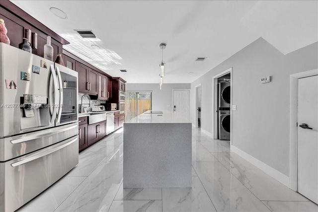 4543 NW 90th Avenue, Sunrise, FL 33351