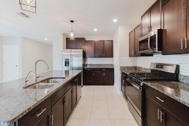 9411 LEMON DROP LOOP, Sun City Center, FL 33573