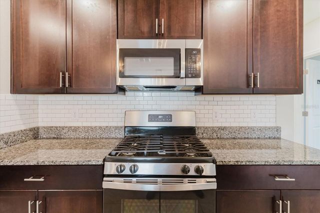 9411 LEMON DROP LOOP, Sun City Center, FL 33573