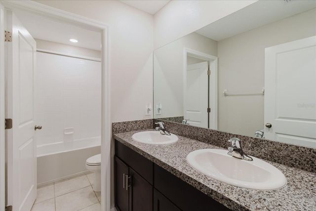 9411 LEMON DROP LOOP, Sun City Center, FL 33573