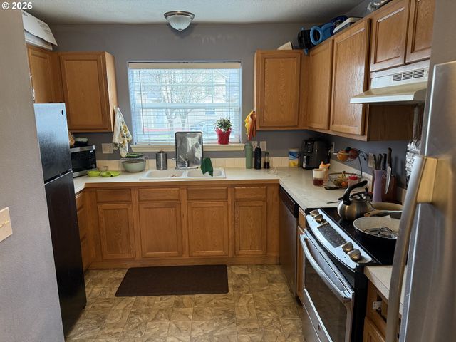 19155 Se YAMHILL St 17, Portland, OR 97233