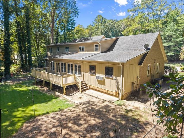 1479 Burns Drive NE, Gainesville, GA 30501