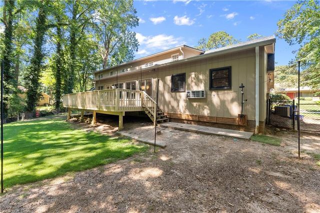 1479 Burns Drive NE, Gainesville, GA 30501