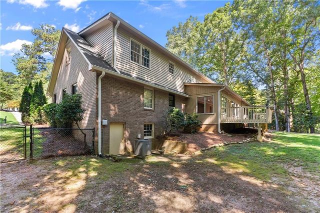 1479 Burns Drive NE, Gainesville, GA 30501