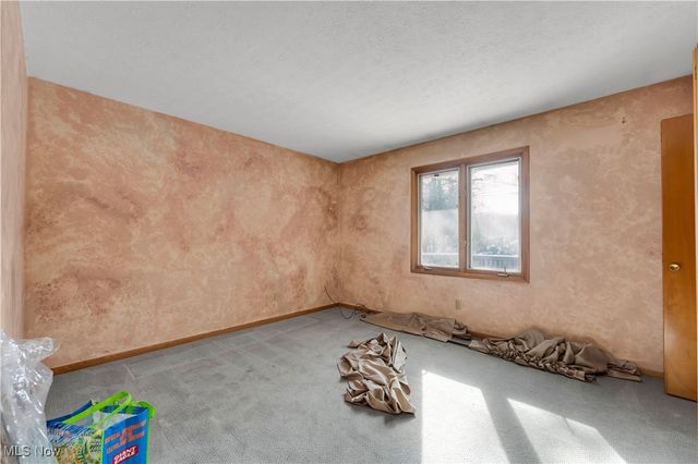 381 Boston Mills, Hudson, OH 44236