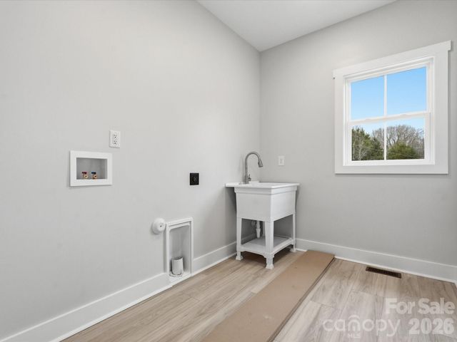 1133 White Jenkins Road, Bessemer City, NC 28016