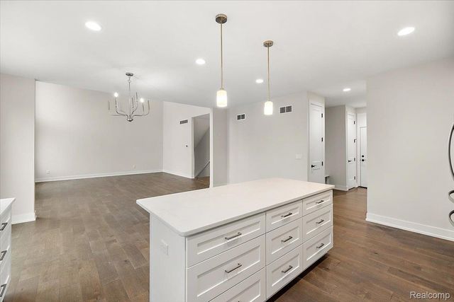 2921 Walsh Drive, Rochester Hills, MI 48309