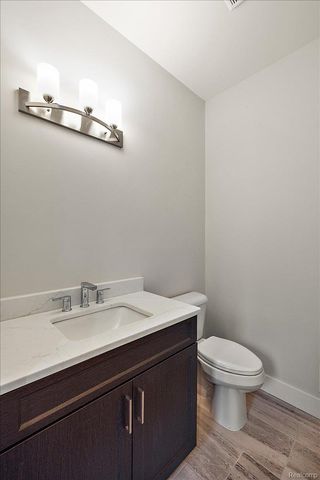2921 Walsh Drive, Rochester Hills, MI 48309
