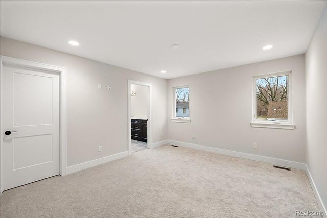2921 Walsh Drive, Rochester Hills, MI 48309