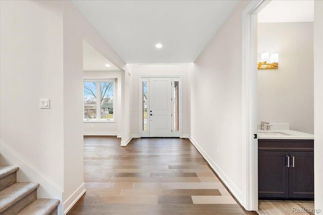2921 Walsh Drive, Rochester Hills, MI 48309