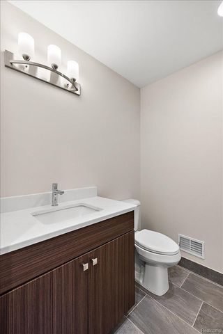 2921 Walsh Drive, Rochester Hills, MI 48309