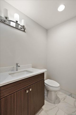 2921 Walsh Drive, Rochester Hills, MI 48309