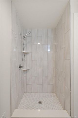 2921 Walsh Drive, Rochester Hills, MI 48309