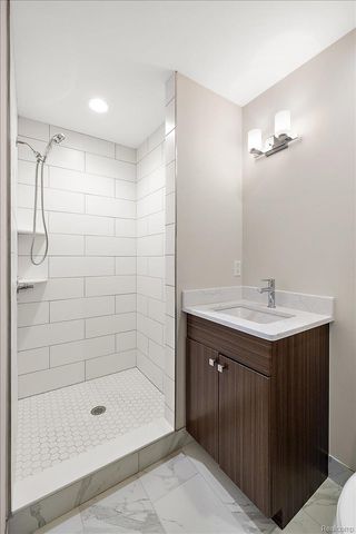 2921 Walsh Drive, Rochester Hills, MI 48309