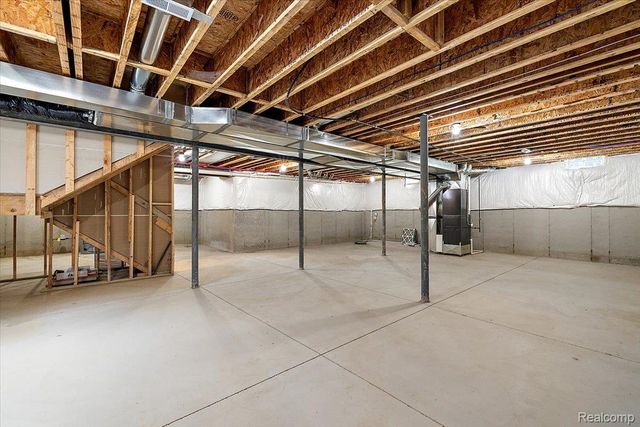 2921 Walsh Drive, Rochester Hills, MI 48309